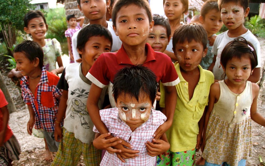 ဗမာမြစ်ဝကျွန်းပေါ်ဒေသကိုကူညီခြင်း – Helping the Burmese Delta